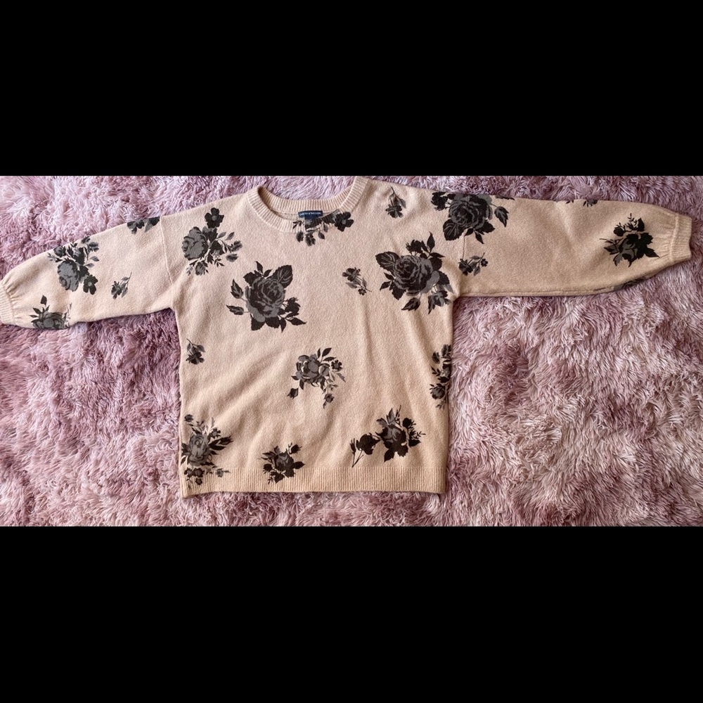 Rose Pattern Sweater - Picture 2 of 6